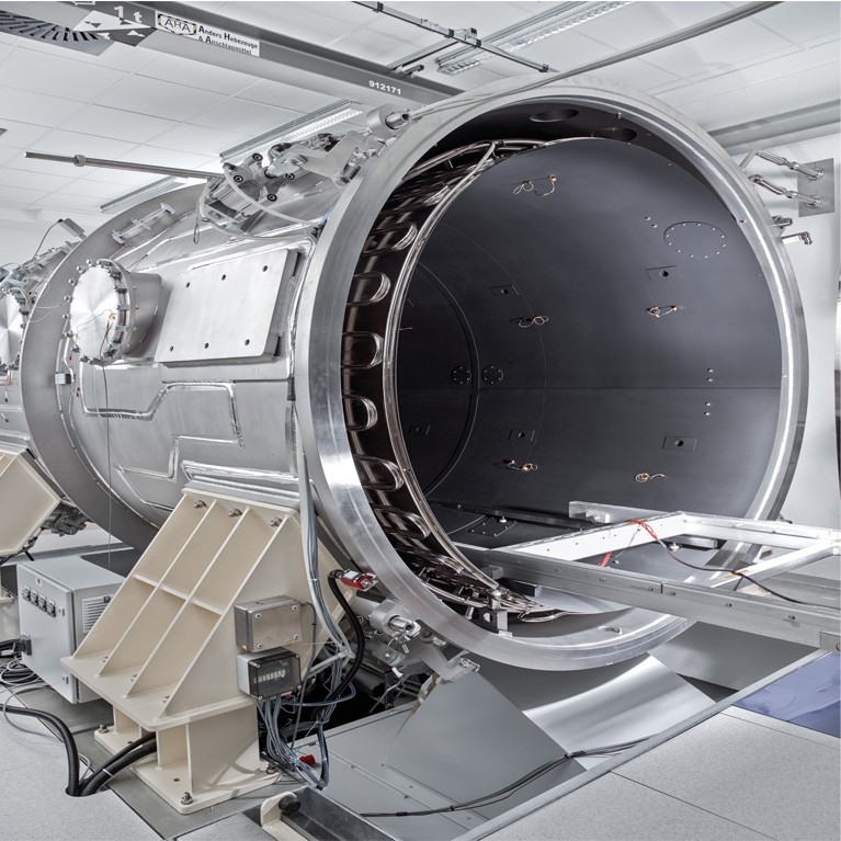 uhv_chamber_heat_treatment_industries