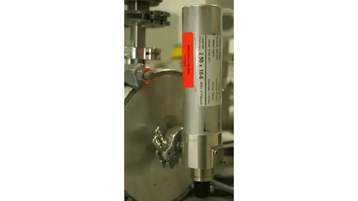 Leaks with gas reservoir